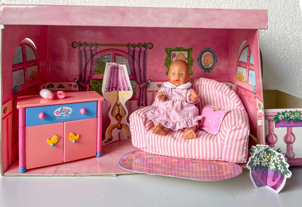Mini baby born bank en kast met mini baby born popje, Kinderen en Baby's, Speelgoed | Poppen, Ophalen of Verzenden, Zo goed als nieuw
