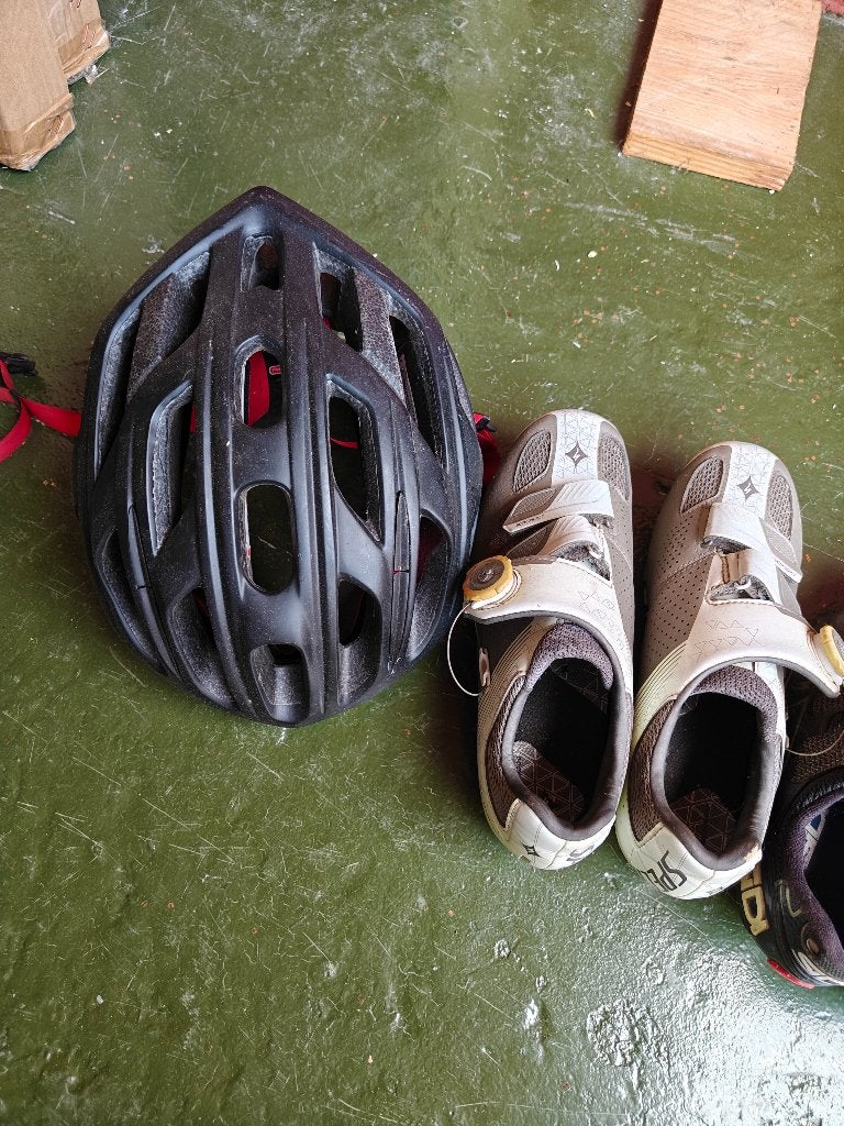 Wielrenschoenen, MTB mountainbike schoenen en helm, Ophalen of Verzenden, Zo goed als nieuw, Overige kleuren, Overige typen