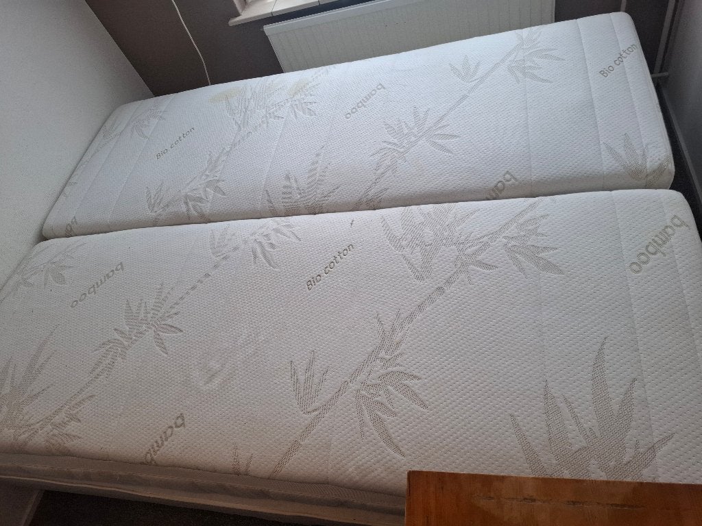 2 stevige matrassen 80-210 cm, Ophalen, Gebruikt, Eenpersoons, 210 cm