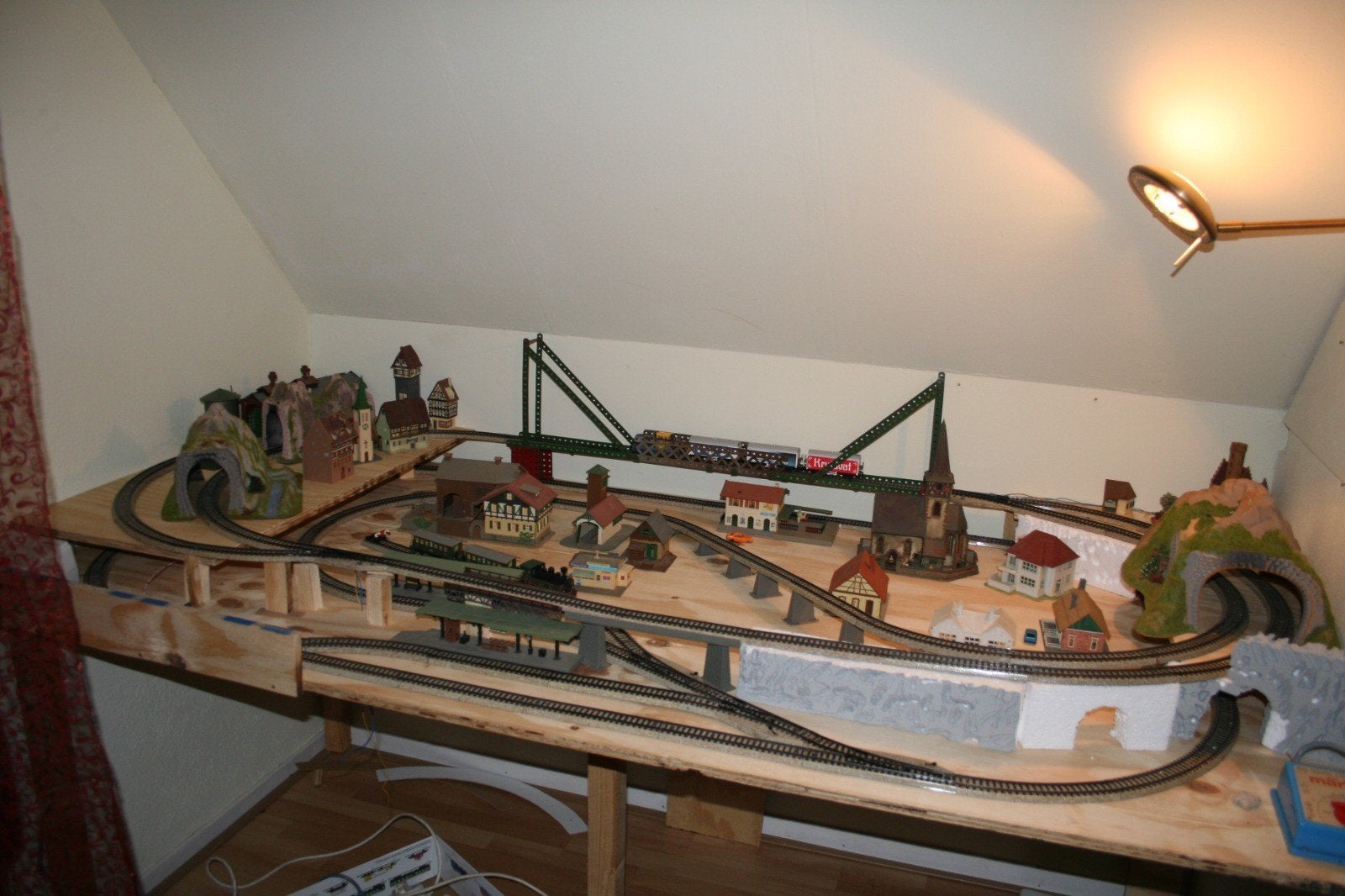 Uitgebreide modeltreinbaan met landschap en diverse treinen, Ophalen, Wisselstroom, Analoog, Märklin