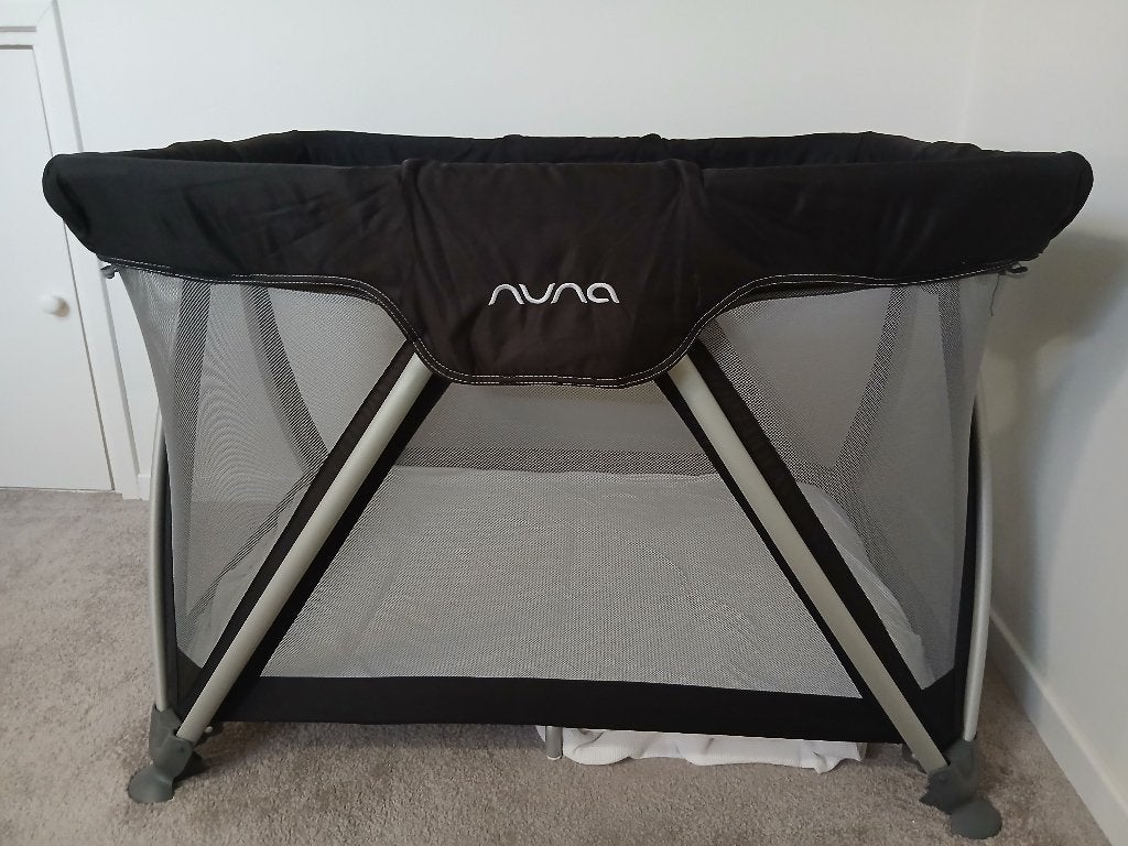 Nuna campingbed, Kinderen en Baby's, Kinderkamer | Bedden, Ophalen, Zo goed als nieuw, Minder dan 140 cm, Matras