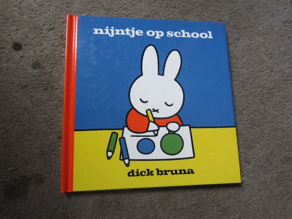 Boek: Nijntje op school, Gelezen, Fictie algemeen, Jongen of Meisje, Ophalen of Verzenden