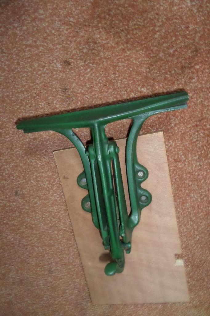 Zaagvijlklem - Bekbreedte 220mm - Op hout geplaatst, Antiek en Kunst, Antiek | Gereedschap en Instrumenten, Ophalen