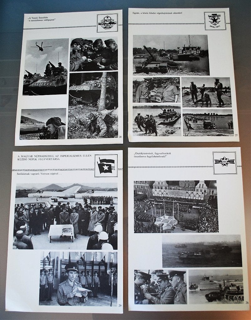 ​Poster map Leger Warschaupact Hongarije 32 stuks 69 cent, Antiek en Kunst, Curiosa en Brocante, Ophalen of Verzenden