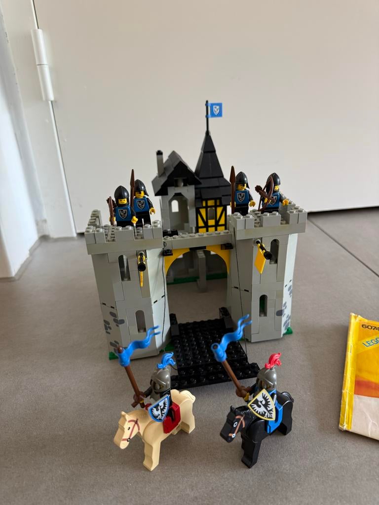 Lego 6074 Kasteel met ridders en paarden, Ophalen, Gebruikt, Lego, Castle