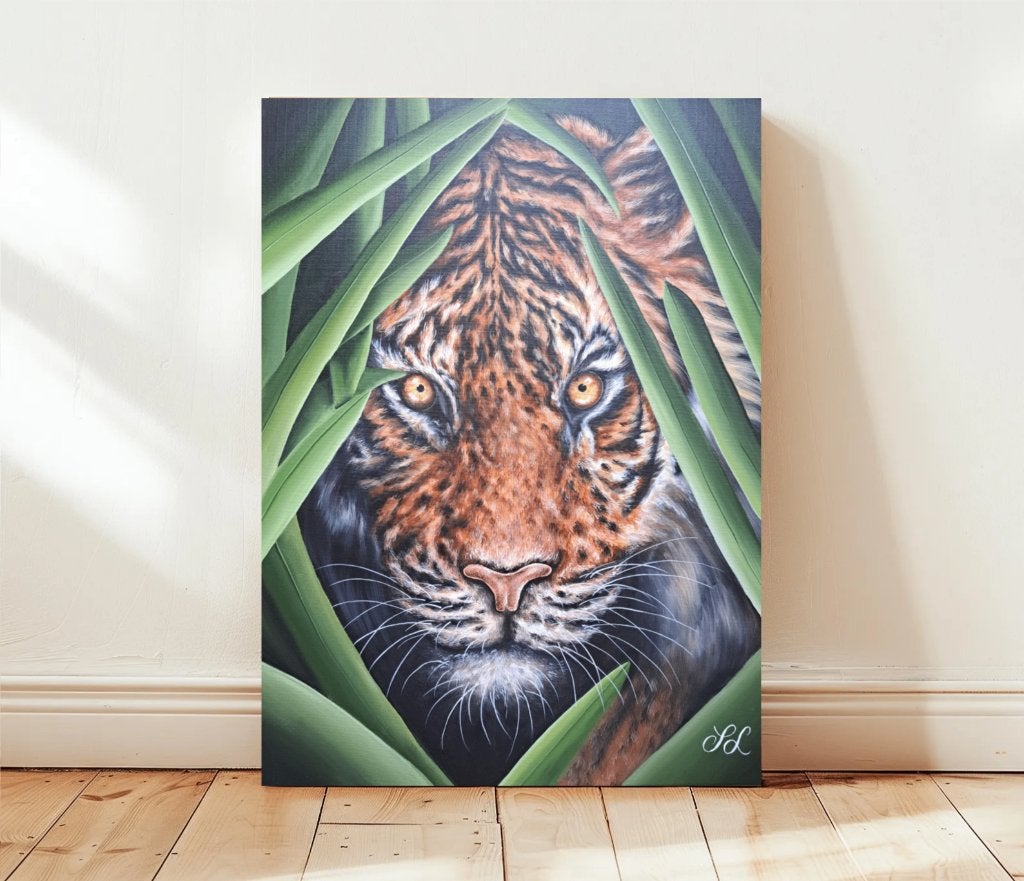 Hand-Painted Tiger in Jungle Leaves. (58x78 cm), Acrylverf, Realistisch, Dieren, Gesigneerd