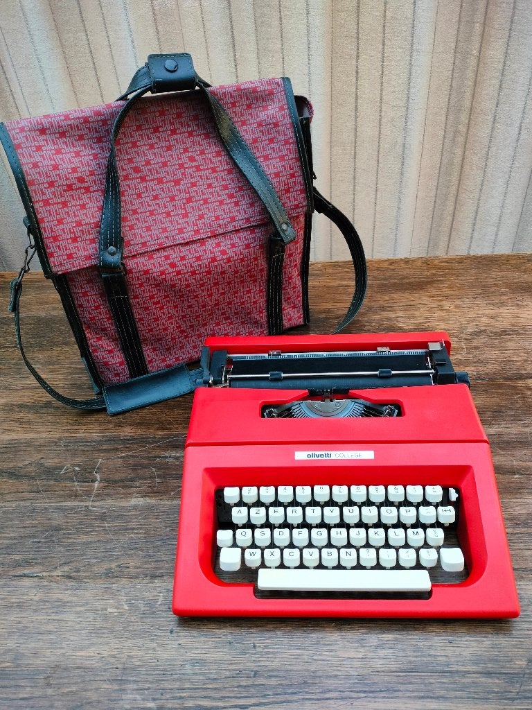 Typemachine OLLIVETTI COLLEGE. 1970. Tiptop oké & exclusief., Diversen, Typemachines, Ophalen of Verzenden, Gebruikt