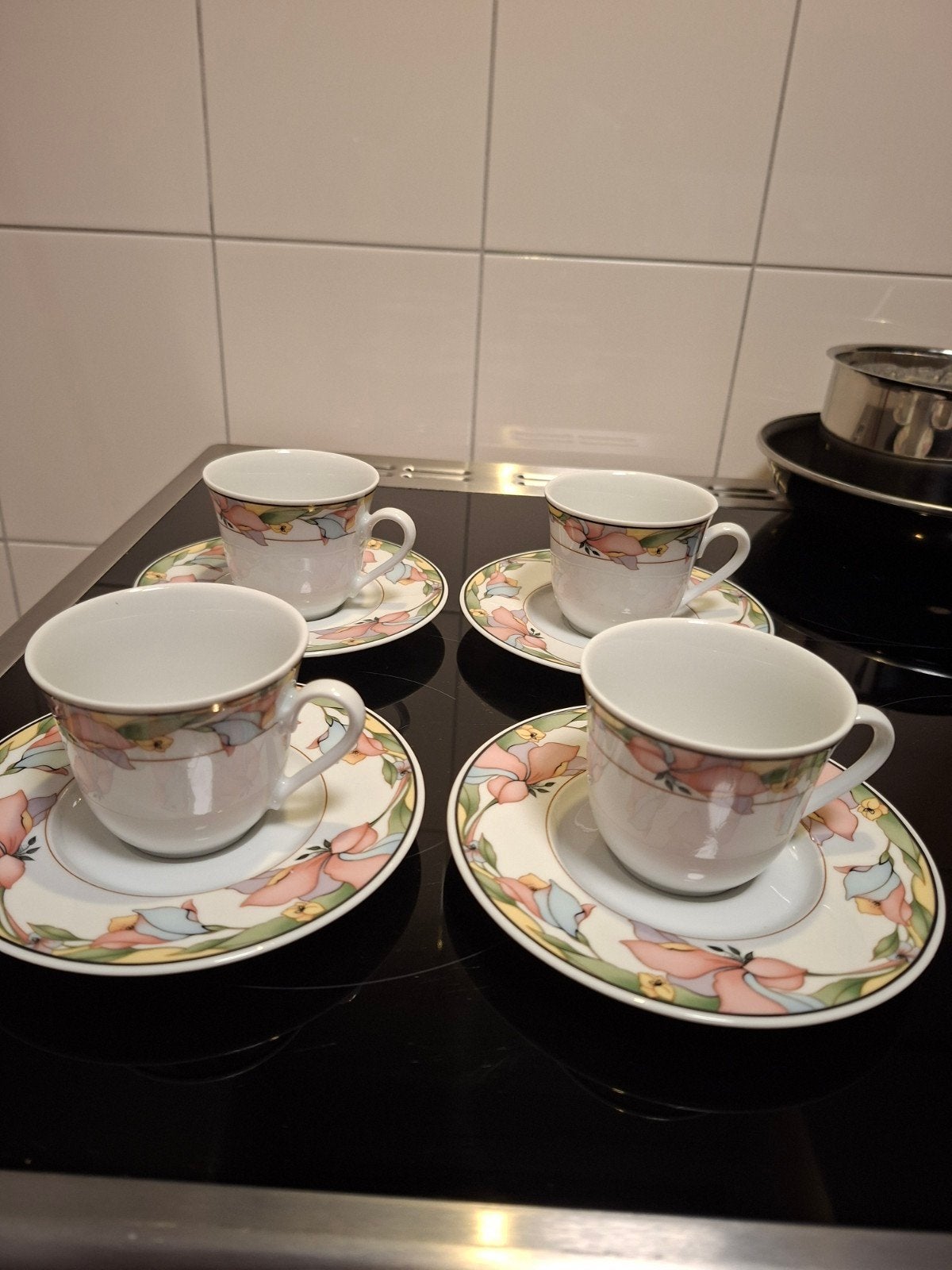 Jugendstil kop en schotel set - Jaren '80 - Puntgaaf, Overige merken, Vintage, Ophalen of Verzenden, Zo goed als nieuw
