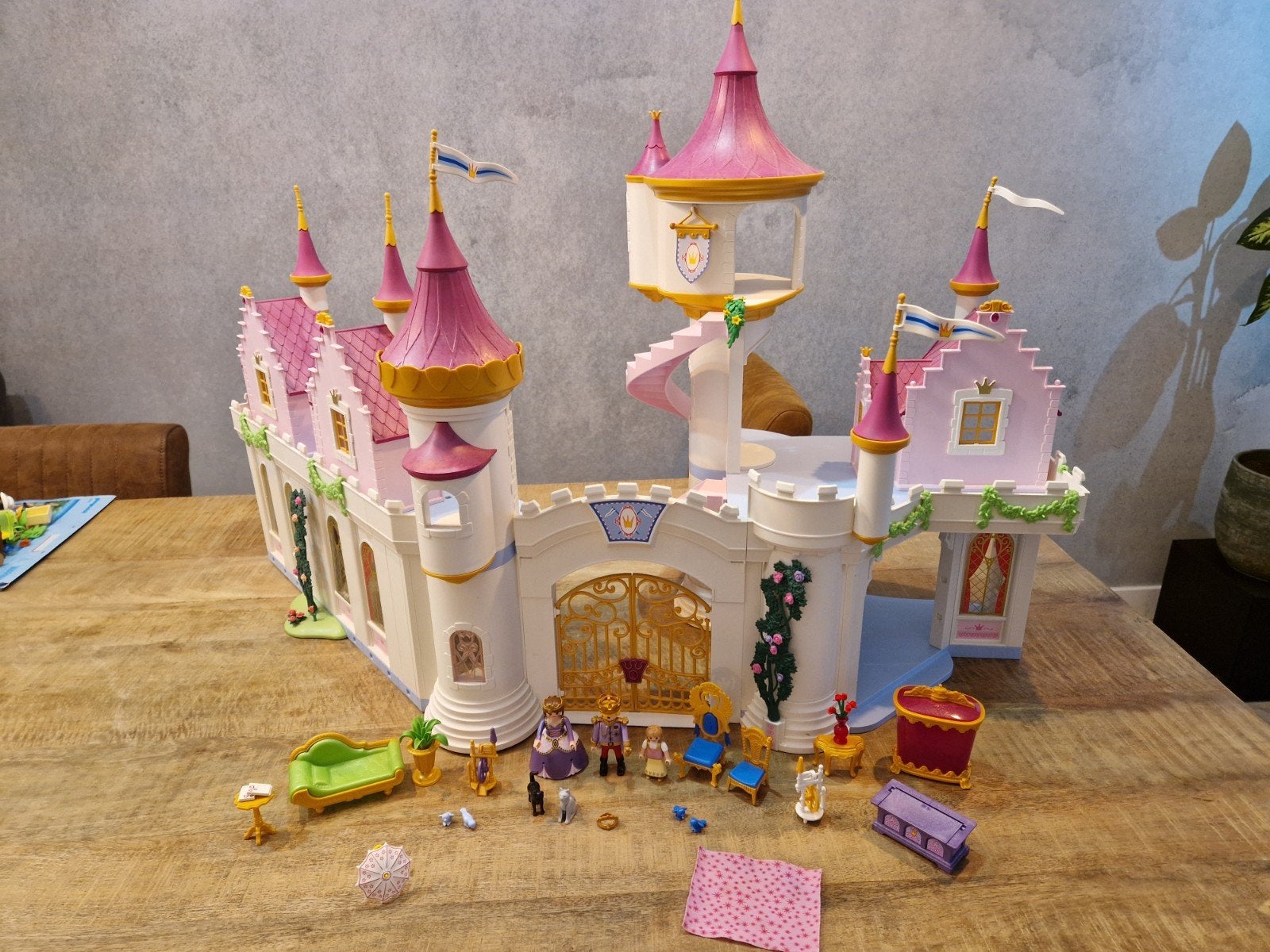 Playmobil Koninklijk paleis met uitbereiding- 6848 en 6519, Kinderen en Baby's, Complete set, Fantasy, Ophalen of Verzenden, Zo goed als nieuw