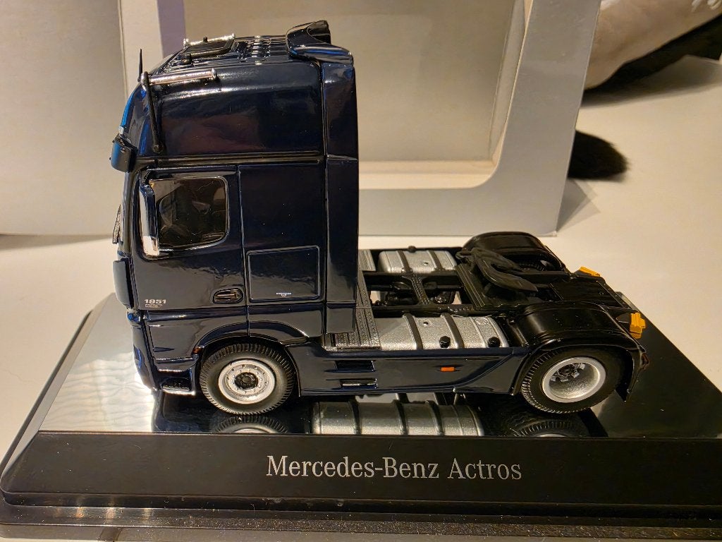 Mercedes-benz Actros dealer versie, Hobby en Vrije tijd, Ophalen of Verzenden, Nieuw, Bus of Vrachtwagen, NZG