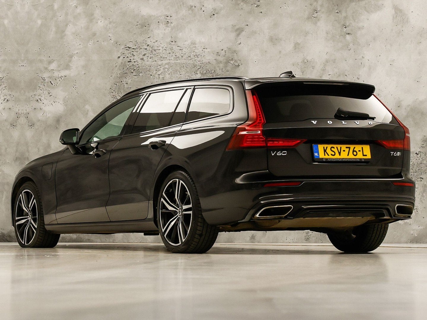 Volvo V60 2.0 T6 Twin Engine AWD R-Design 340Pk Automaat (PA, Automaat, 12 maanden, Gebruikt, 4 cilinders