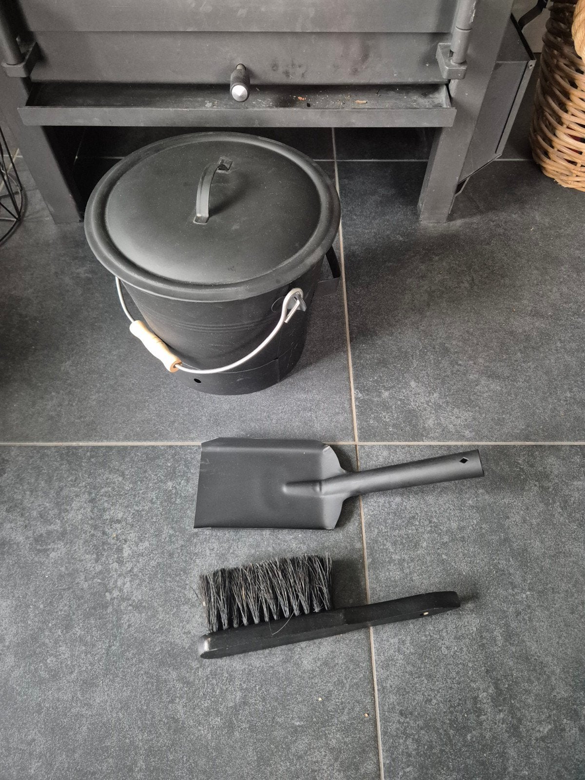 As emmer en schep set voor open haard of kachel, Ophalen, Zo goed als nieuw, Zwart, Metaal