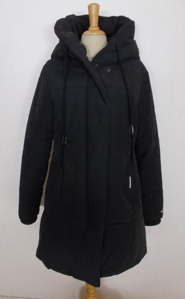 Mooie zwarte lange jas met capuchon van Khujo! M, Kleding | Dames, Verzenden, Zo goed als nieuw, Maat 38/40 (M), Zwart