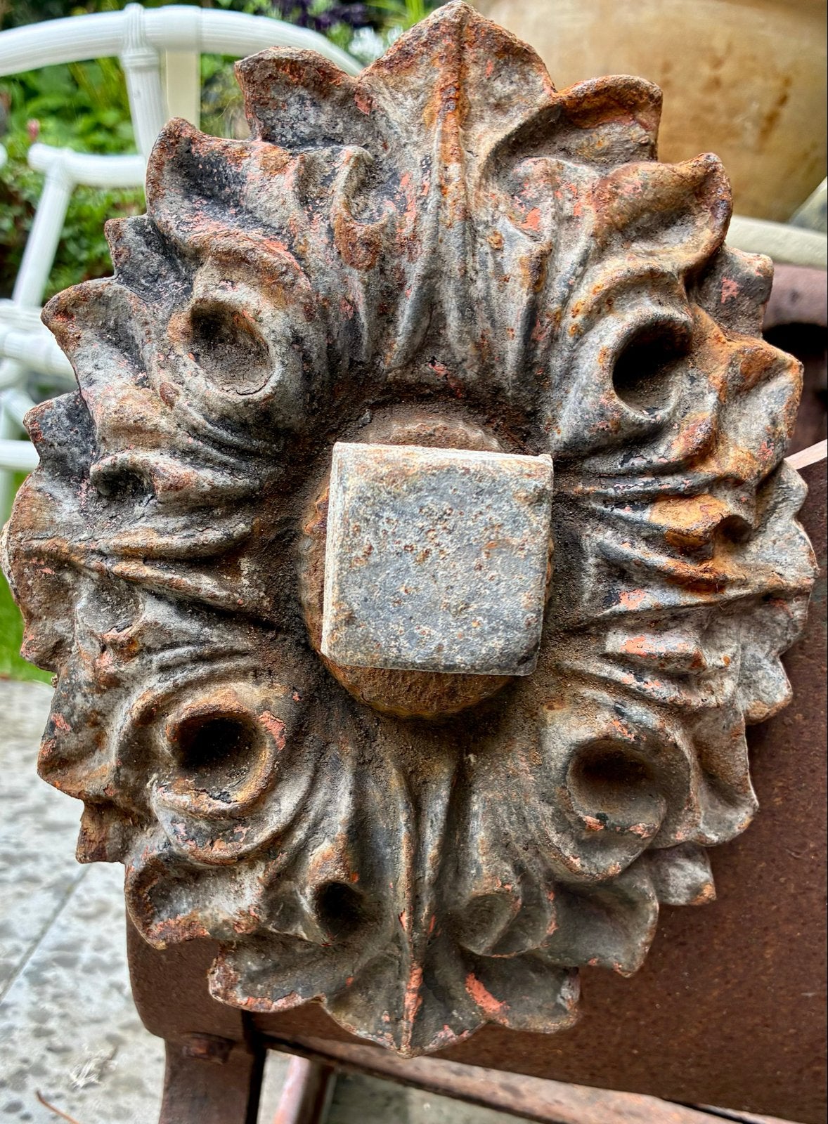 Antiek gietijzeren ornament - decoratieve rozet, Antiek en Kunst, Ophalen