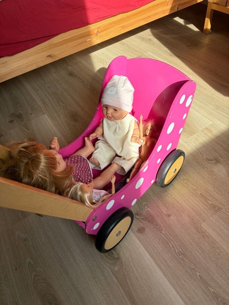 Gebruikte poppenwagen met twee Barbie poppen, Kinderen en Baby's, Ophalen, Gebruikt, Barbie