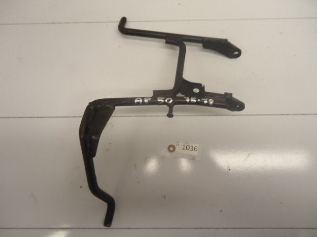 AP50 Suzuki Middenbok D1-32616