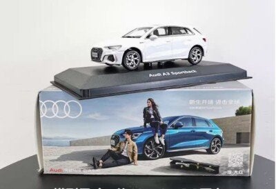 Iscale Audi A3 sportback 2020 dealer editie 1/43, Ophalen of Verzenden, Auto, Overige merken