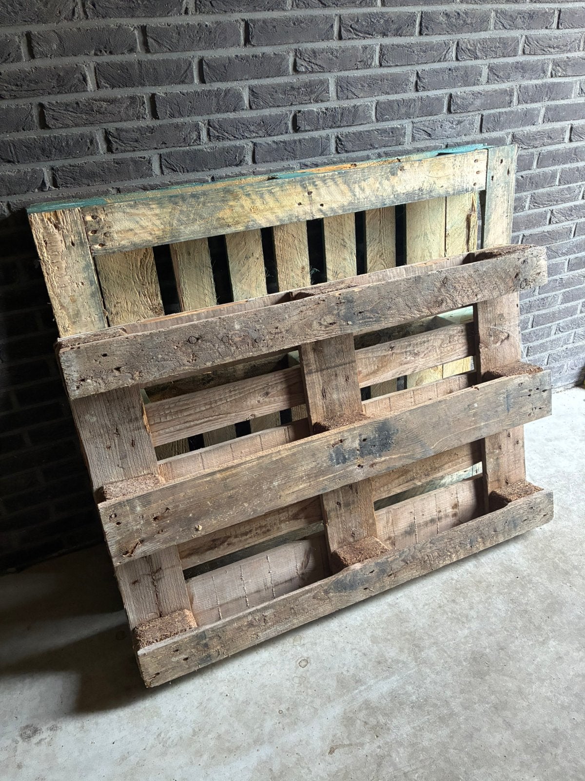 2 gebruikte pallets, Ophalen, 25 tot 50 mm, Zo goed als nieuw, Pallet