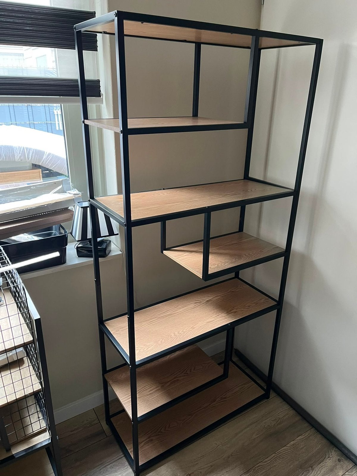 Modern Boekenkast met Zwarte Metalen Frame en Houten Planken, Ophalen, Met plank(en), 200 cm of meer, 50 tot 100 cm