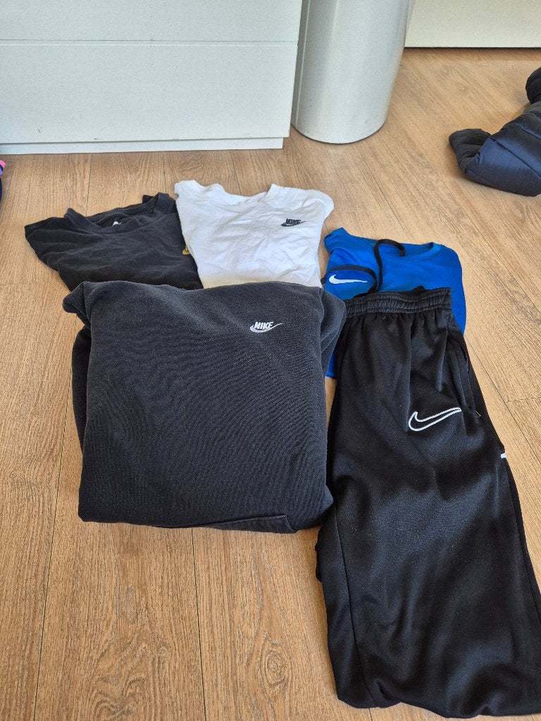 NIKE Set, Kinderen en Baby's, Jongen of Meisje, Sport- of Zwemkleding, Ophalen of Verzenden, Zo goed als nieuw