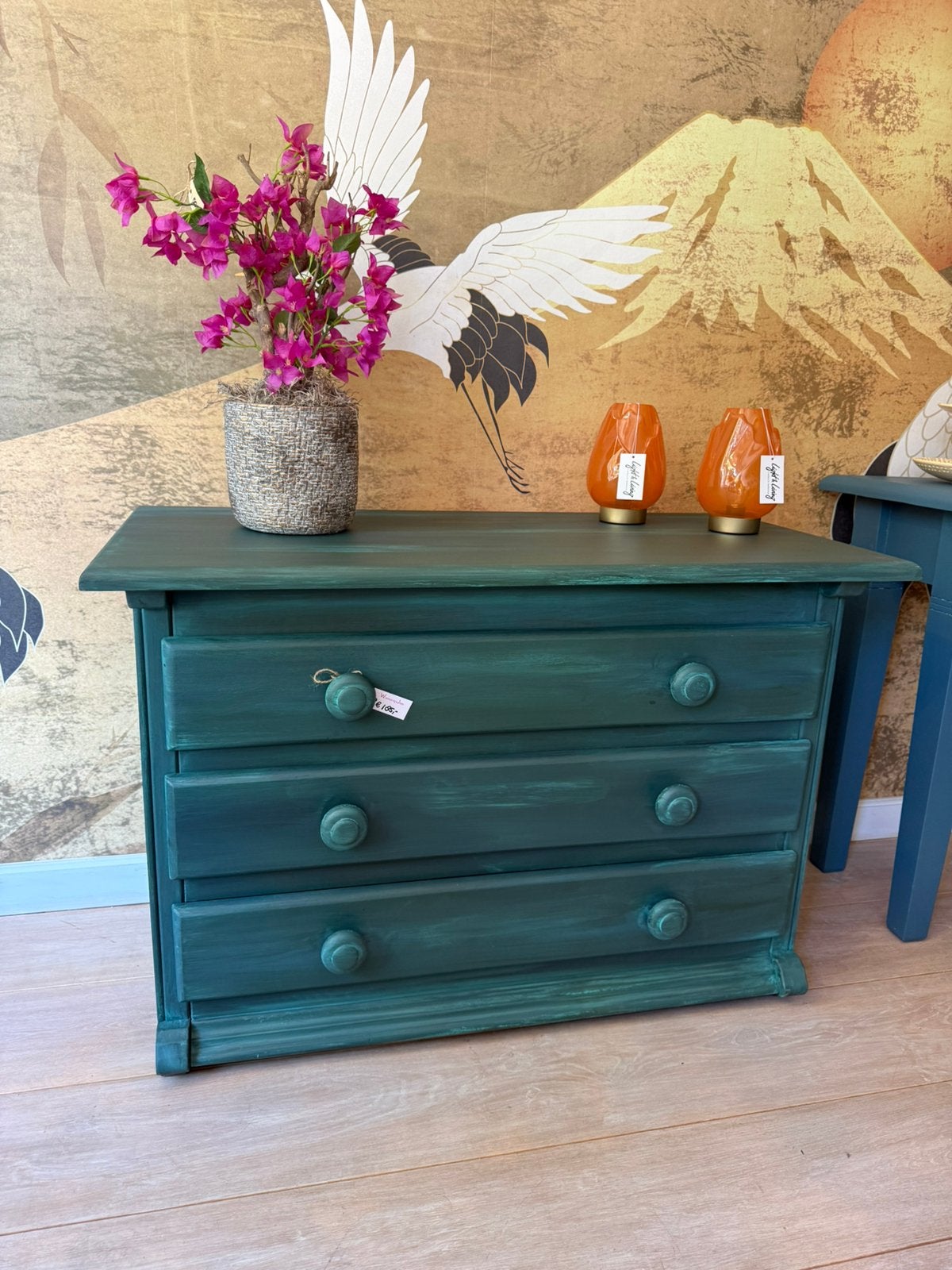 Gerestylede ladenkast in unieke blauwgroene kleur, Huis en Inrichting, Kasten | Ladekasten, Ophalen, 100 tot 150 cm, Eikenhout