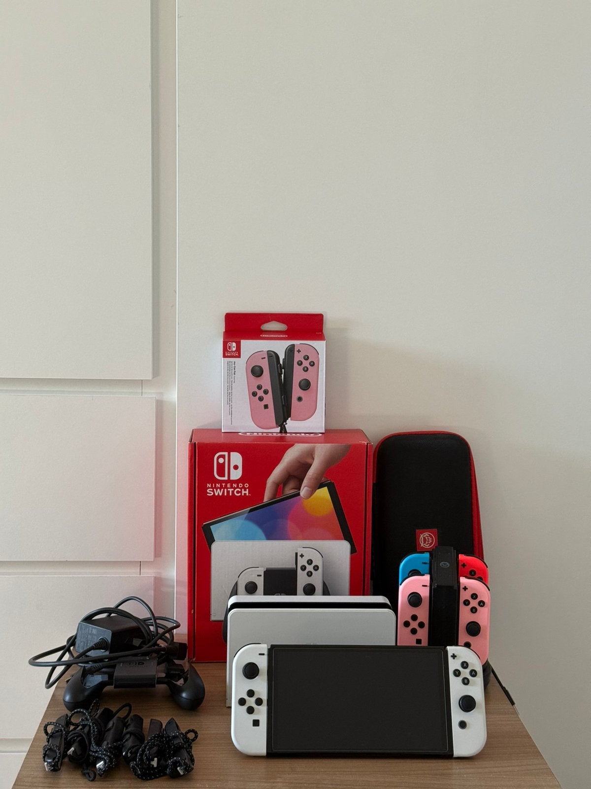 Nintendo Switch OLED Wit | 6 Joy-Cons | Complete Set, Spelcomputers en Games, Ophalen of Verzenden, Zo goed als nieuw, Met 3 controllers of meer