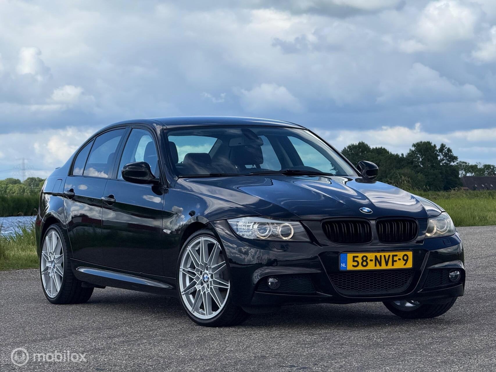 BMW 3-serie 318i Lci Business Line M Sport, Auto's, Euro 5, Achterwielaandrijving, Zwart, Origineel Nederlands