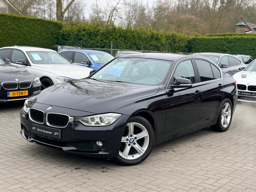 BMW 3-serie 316i Executive|Nieuwe Ketting + Klepseals|Cruise, Automaat, Gebruikt, 4 cilinders, Zwart