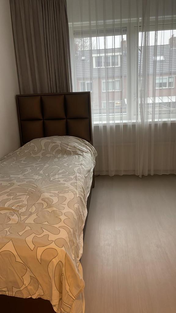 1 persoons boxspring eric kuster style., Huis en Inrichting, Ophalen of Verzenden, Zo goed als nieuw, Eenpersoons