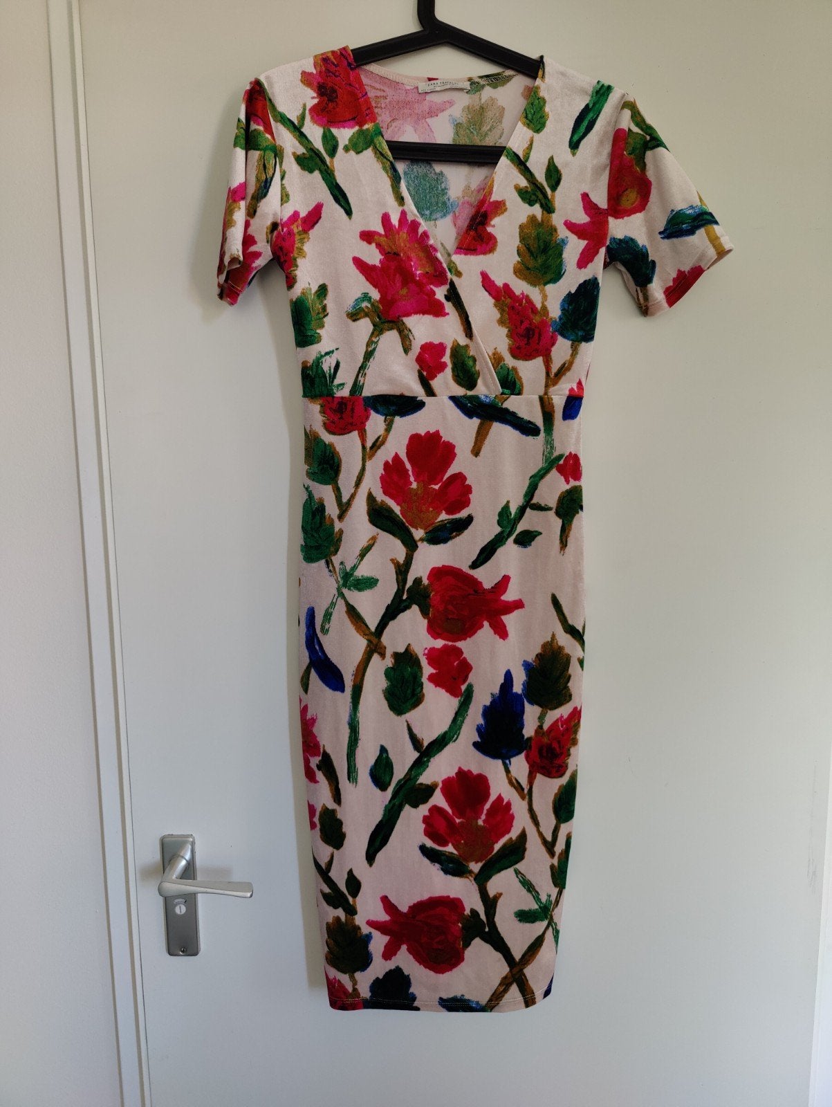 Zara Trafaluc bloemenjurk - maat S, Kleding | Dames, Meerkleurig, Zo goed als nieuw, Maat 36 (S), Boven de knie