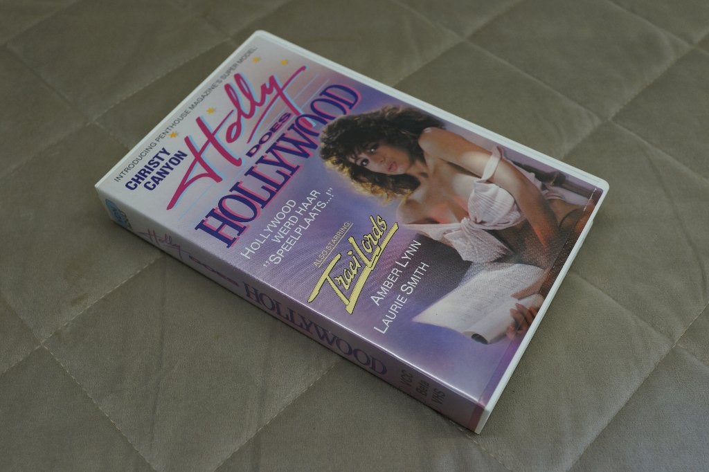 Vintage pareltje: Holly Does Hollywood (VHS) Traci Lords, Cd's en Dvd's, Vanaf 18 jaar, Gebruikt, Ophalen of Verzenden, Actie en Avontuur