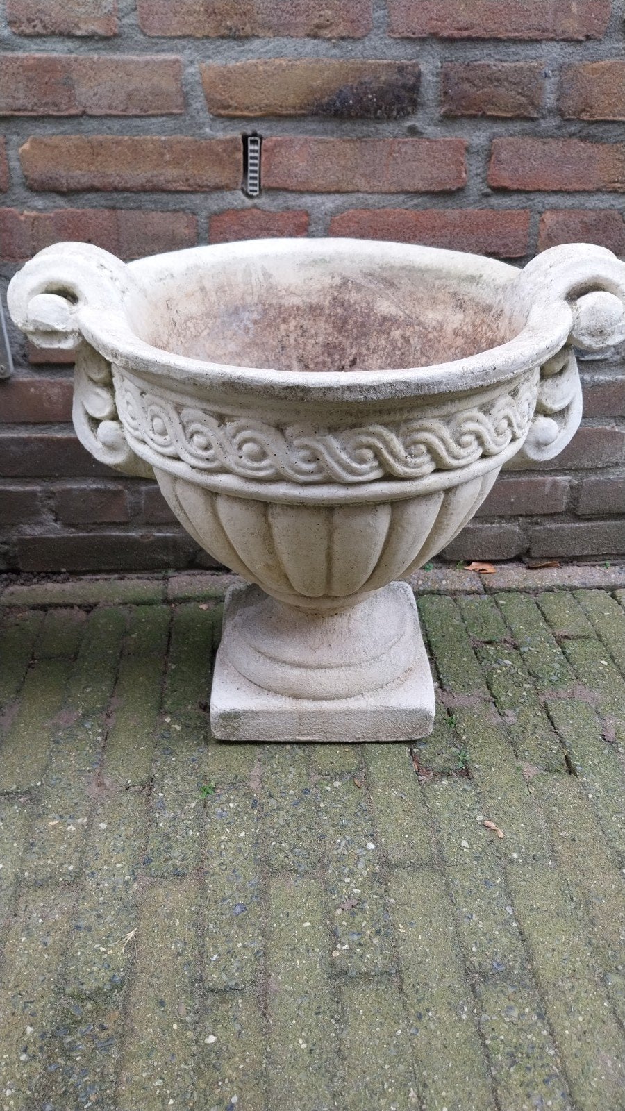 2 prachtige betonnen tuinvazen set, Ophalen
