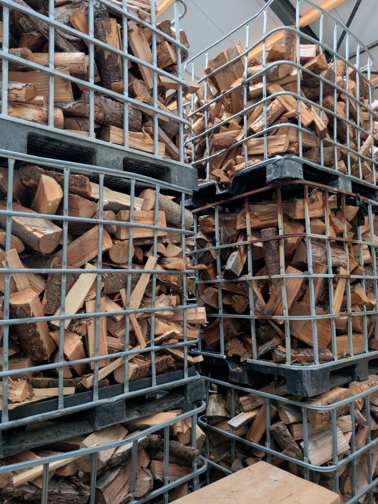 Douglas kachelhout zeer droog10% €87,50 per kuub, Minder dan 3 m³, Ophalen