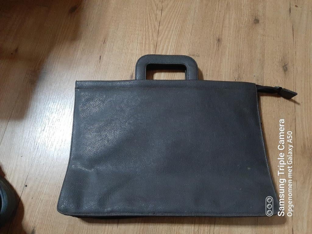 Akte tas, Ophalen, Zacht kunststof, Uitschuifbare handgreep