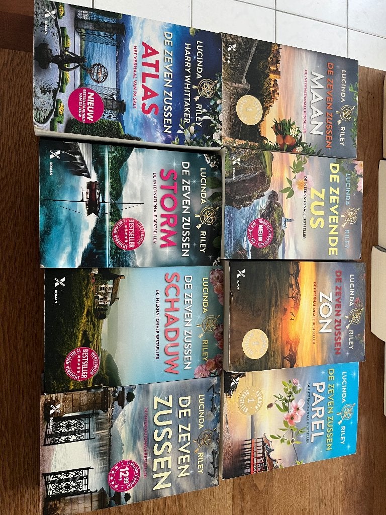 Complete serie de zeven zussen Lucinda Riley, Ophalen, Zo goed als nieuw, Lucinda Riley, Nederland