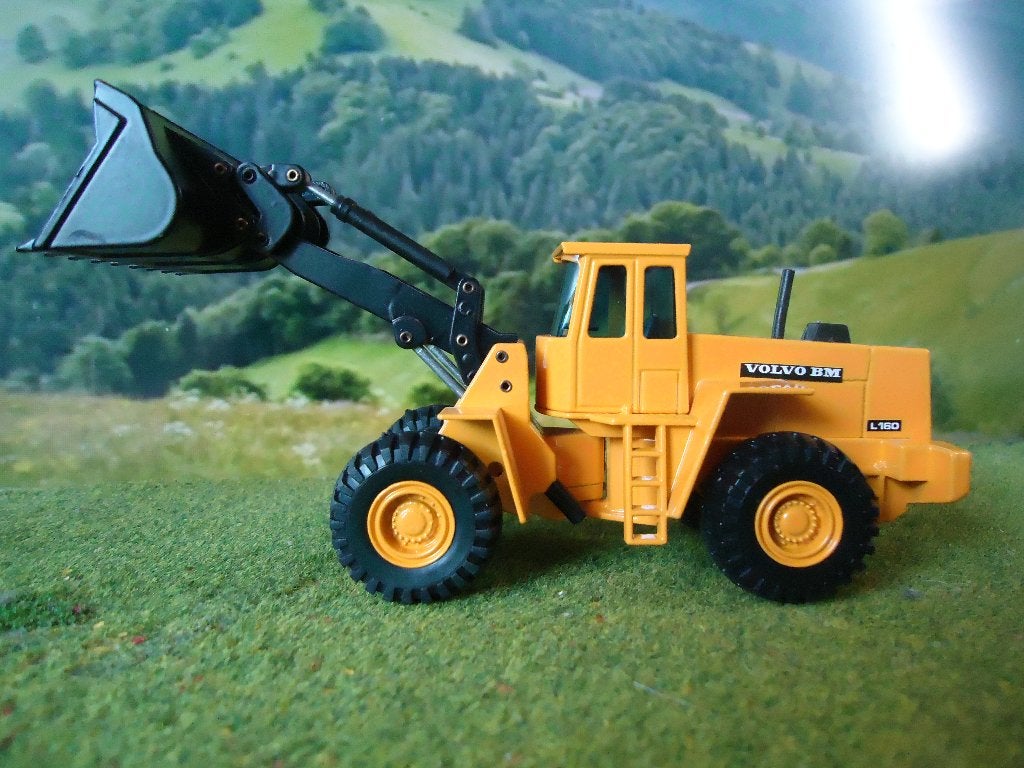 1/50 Volvo BM L160 Loader - Joal grondverzet, Hobby en Vrije tijd, Ophalen of Verzenden, Zo goed als nieuw, Hijskraan, Tractor of Landbouw
