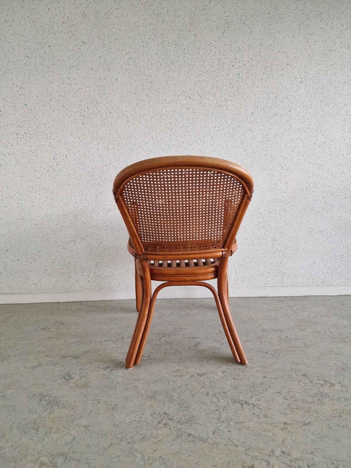 stoeltje, rotan met vlechtwerk rugleuning., Huis en Inrichting, Ophalen, Bruin, Eén, Gebruikt