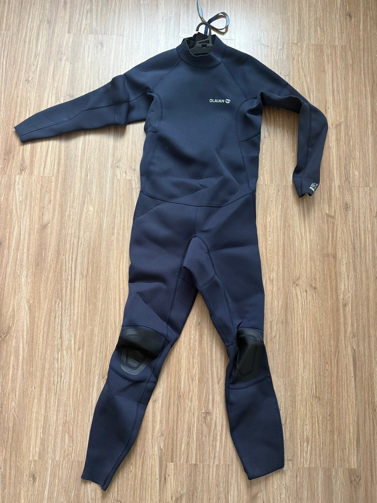 30x OLAIAN Wetsuits 2/2 mm – 23 Nieuw – Complete Partij €850, Watersport en Boten, Ophalen of Verzenden, Nieuw, Dame of Heer, Wetsuit