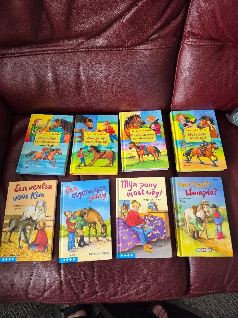 8 paarden kinderleesboeken  vanaf 7 jaar, Ophalen of Verzenden, Zo goed als nieuw