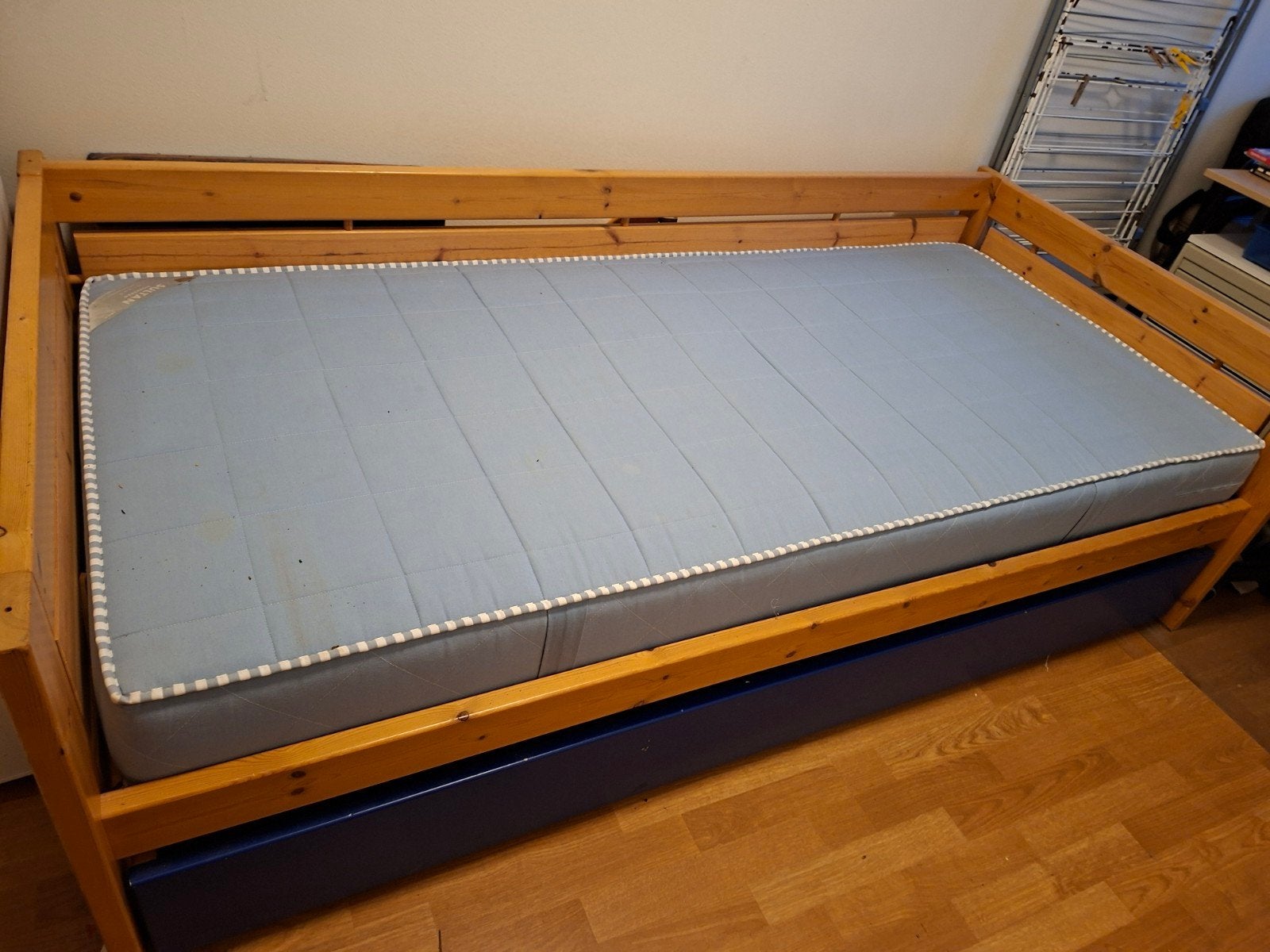 een persoonsbed met lade en matras, Ophalen, Gebruikt, 90 cm, Eenpersoons