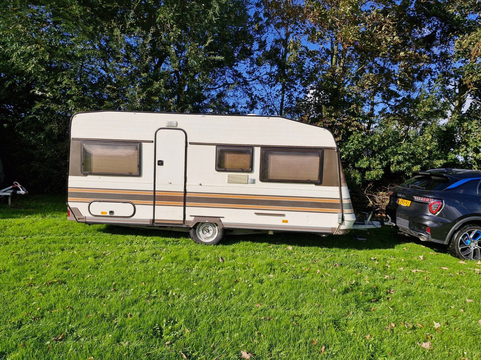 Knaus Azur 485 droog en met kenteken, Rondzit, Particulier, 4 tot 5 meter, Knaus