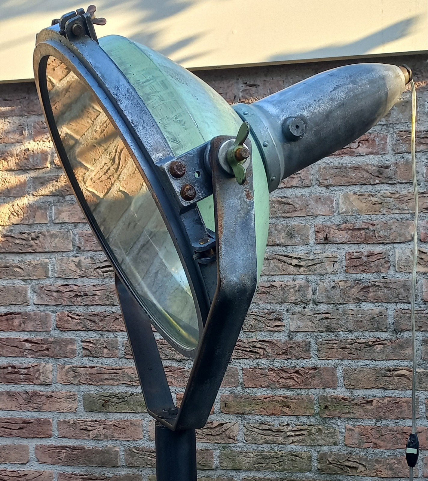 groot zoeklicht XXXXXLL op  statief, Ophalen
