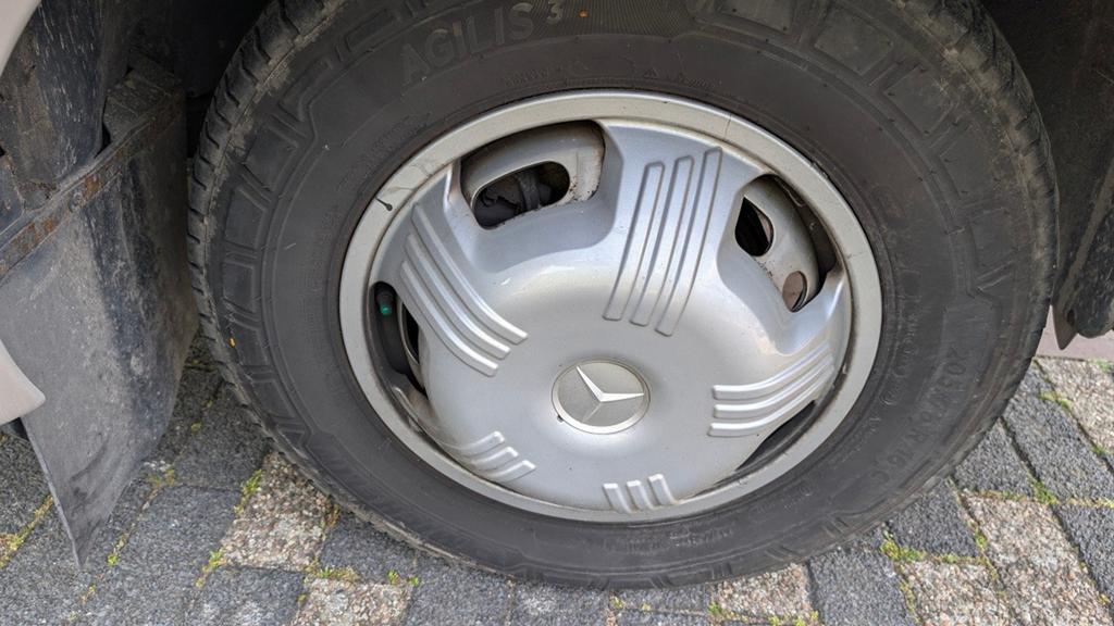 Gezocht; Mercedes Hymer wieldop 16 inch, Auto diversen, Wieldoppen, Ophalen of Verzenden, Gebruikt