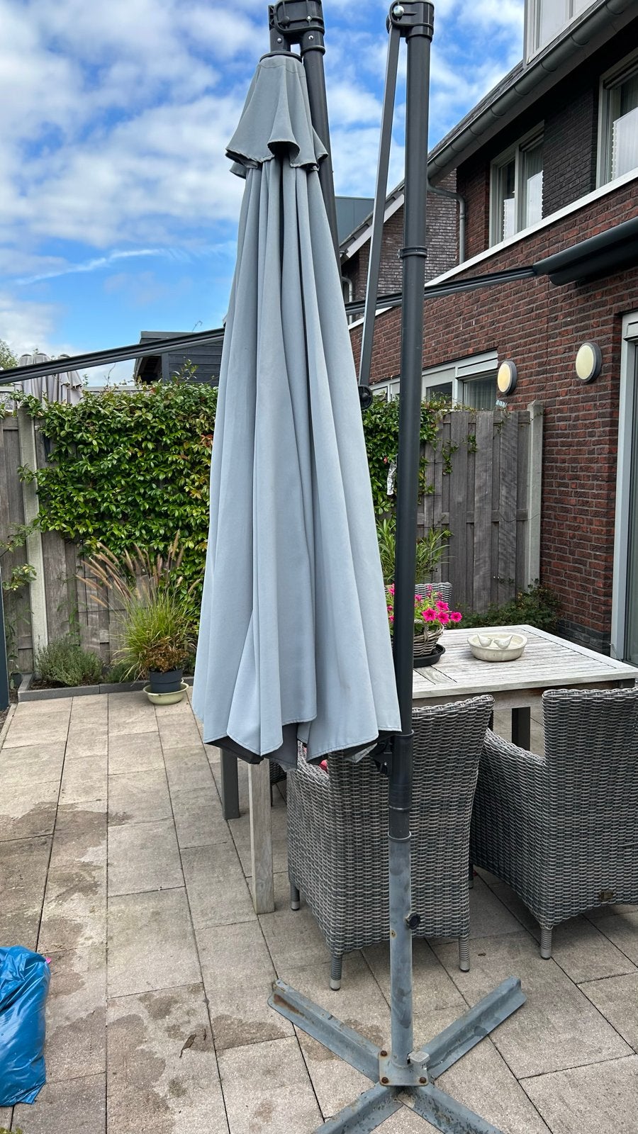 Zweefparasol grijs 300 cm doorsnede, Tuin en Terras, Ophalen, Gebruikt, 2 tot 3 meter, Zweefparasol