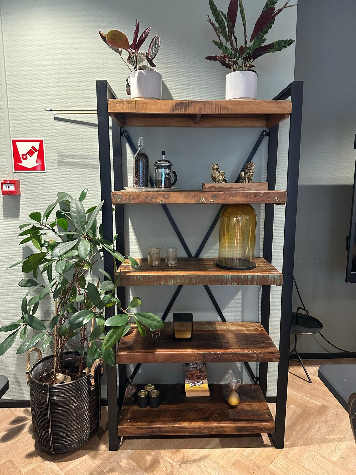 2 stuks Industriële metalen boekenkast / opbergkast, Ophalen, 50 tot 100 cm, Zo goed als nieuw, Metaal
