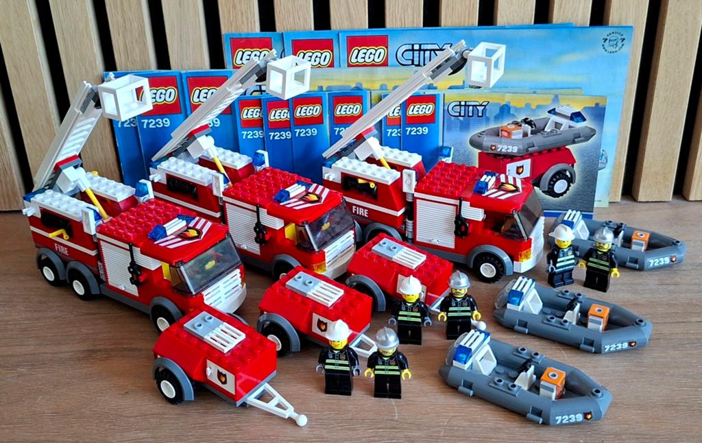 Lego Brandweer / 3 x set 7239 Brandweertruck, Ophalen of Verzenden, Zo goed als nieuw