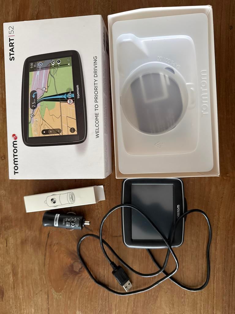 TomTom START 52 navigatie +  houder, USB-kabel, auto-oplader, Auto diversen, Ophalen, Zo goed als nieuw
