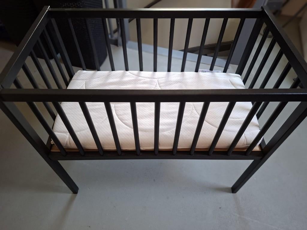 Wiegje met matras, Ophalen, Zo goed als nieuw, Minder dan 140 cm, Matras