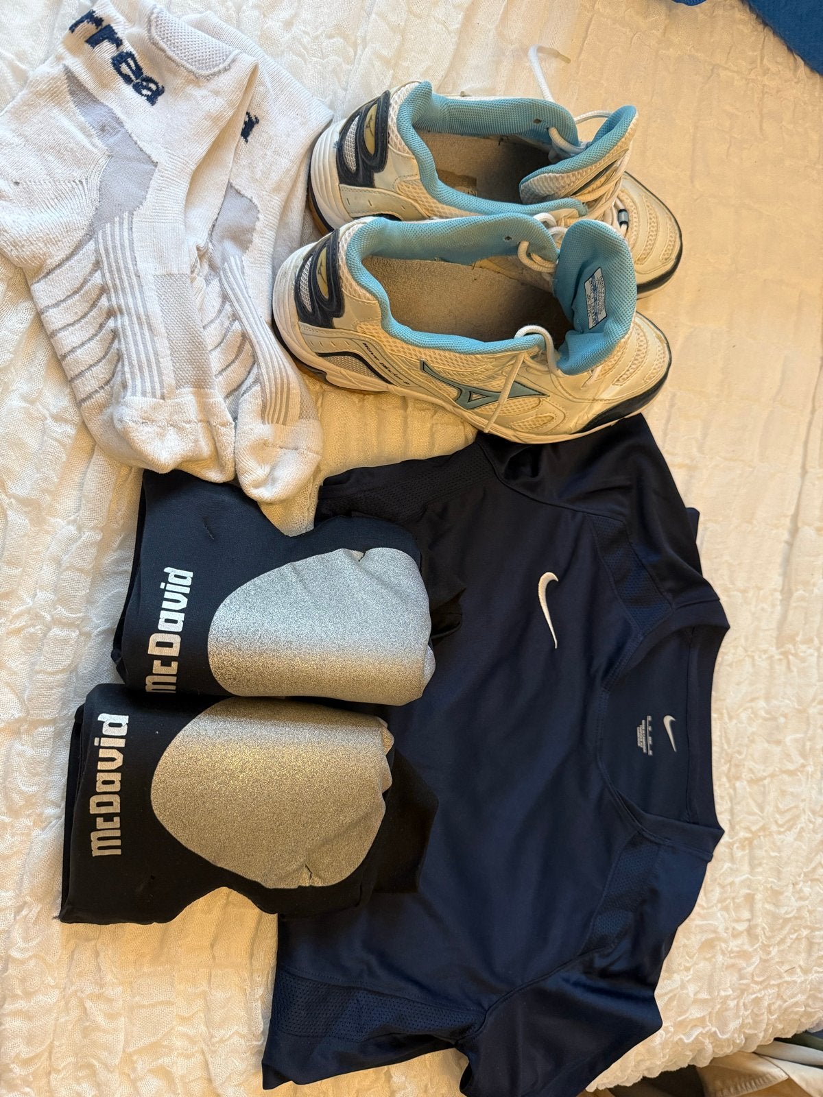 Volleybal outfit: Nike shirt, McDavid kniebeschermers, schoe, Blauw, Overige typen, Ophalen of Verzenden, Maat 34 (XS) of kleiner