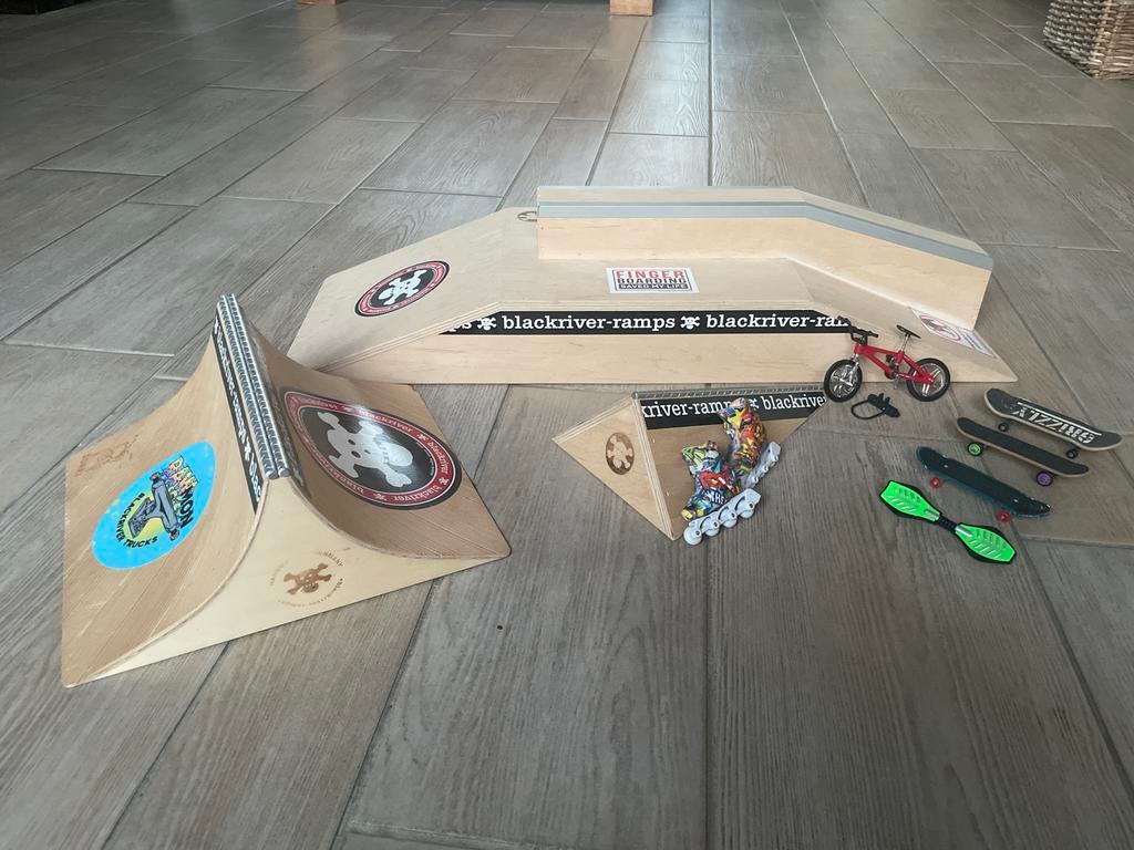 Blackriver Skatepark met diverse accessoires, Ophalen, Zo goed als nieuw, Jongen of Meisje